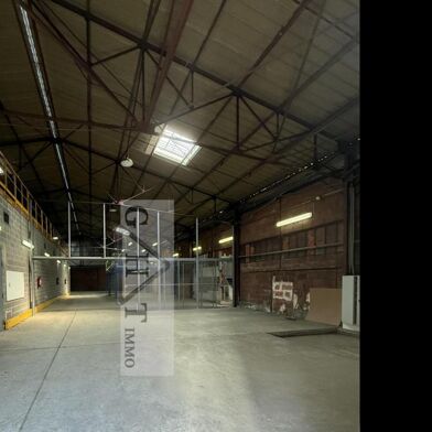 Local industriel  1907000 €