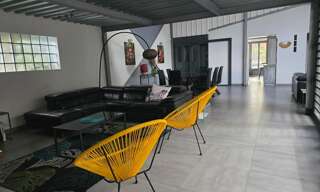 Commerce  326 m² à louer à Saint-Pierre (97410)