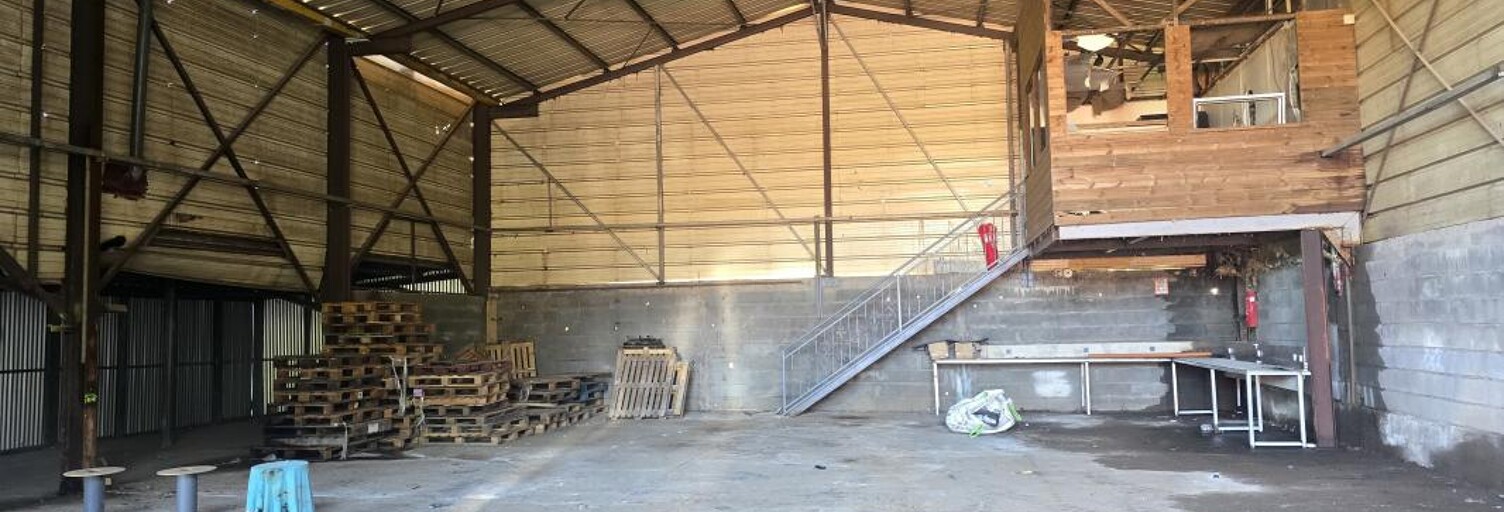Local industriel  350 m² à louer à Saint-Pierre (97410)