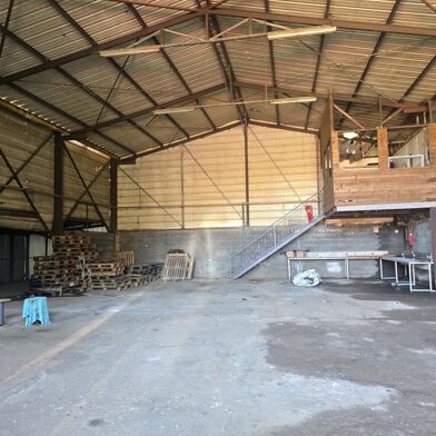 Local industriel  4800 €