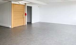 Bureau  68 m² à louer à Les Angles (30133)