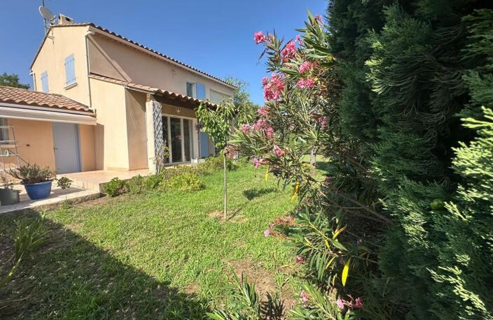Maison À Vendre à Six Fours les plages, secteur résidentiel — photo 3
