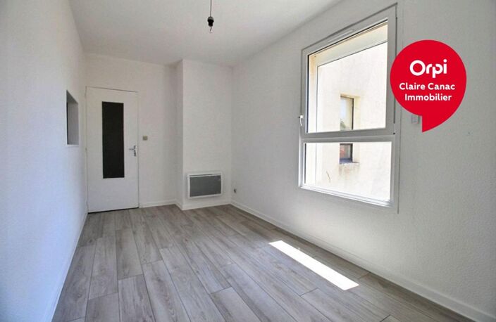APPARTEMENT DE TYPE 2 CENTRE LAVAUR — photo 4