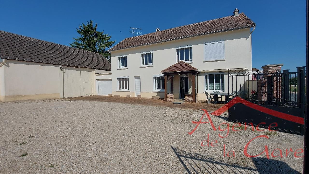 Maison de Village   T6 à vendre Sézanne 51120