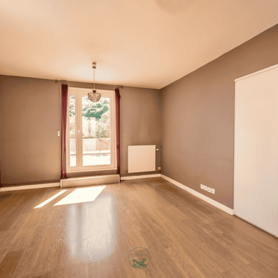 Appartement 3 pièces 275000 €