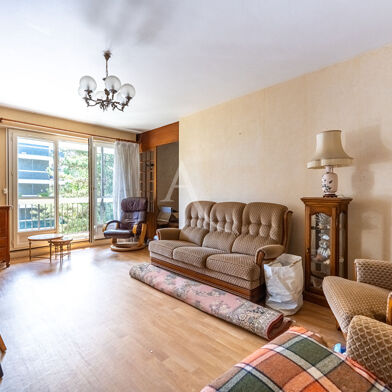 Appartement 4 pièces 220500 €