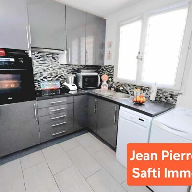 Appartement 4 pièces 235000 €