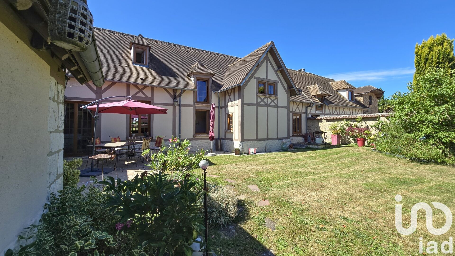 Vexin-Sur-Epte - 240m² - 9p. - 4ch.