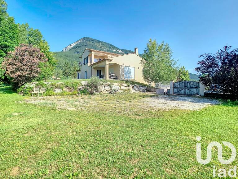 Vente Maison/villa 8 pièces — photo 1