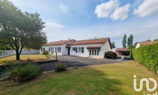 Maison 9 Pièces 218 m² à vendre à Aigondigné (79370)