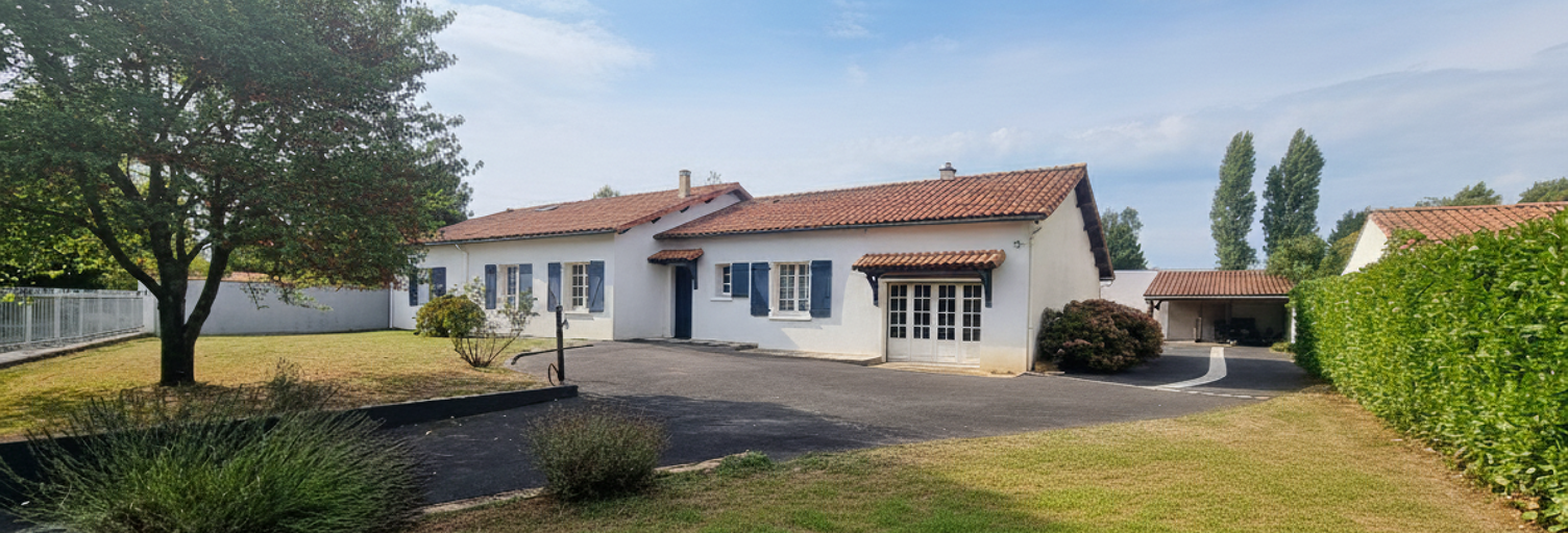 Maison 9 Pièces 218 m² à vendre à Aigondigné (79370)