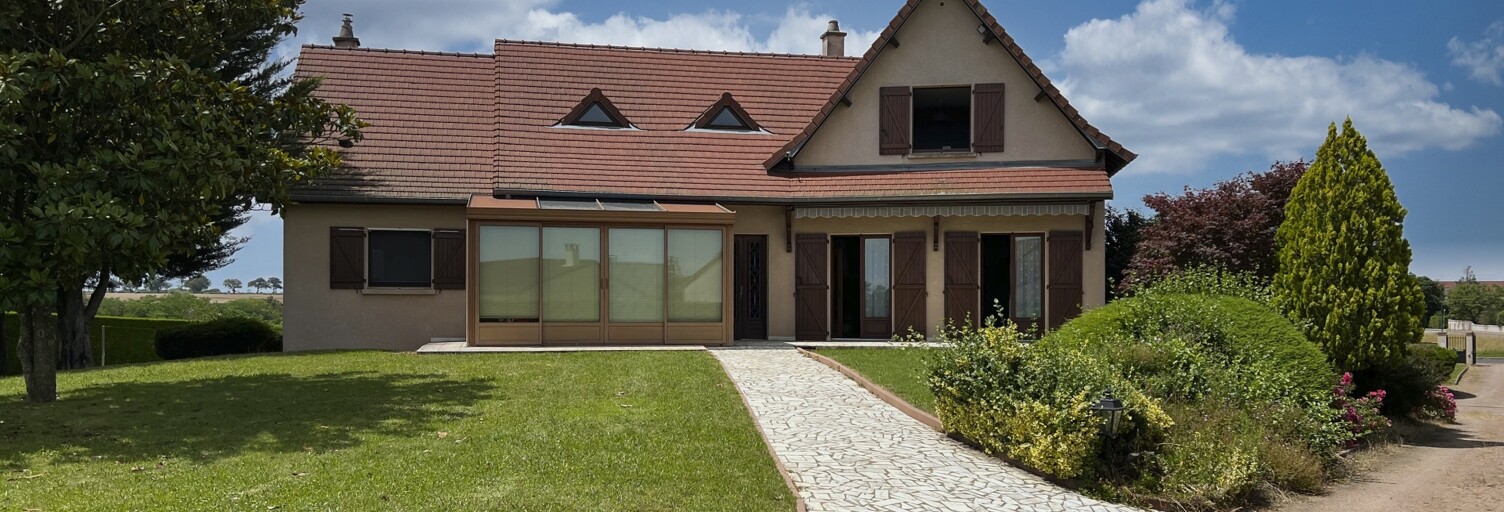 Maison 7 Pièces 252 m² à vendre à Molinet (03510)