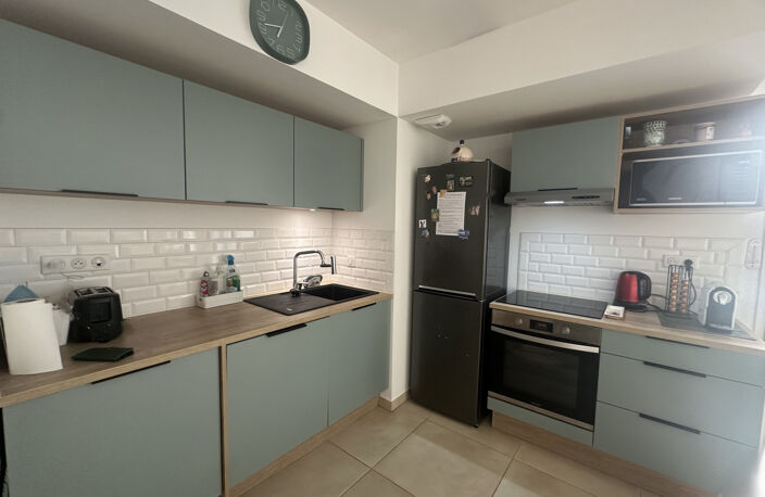 Appartement très lumineux  T3 climatisé  SH 75 M2  avec terr — photo 2