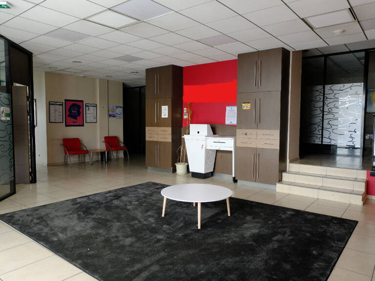 Local commercial  229m2 — photo 1