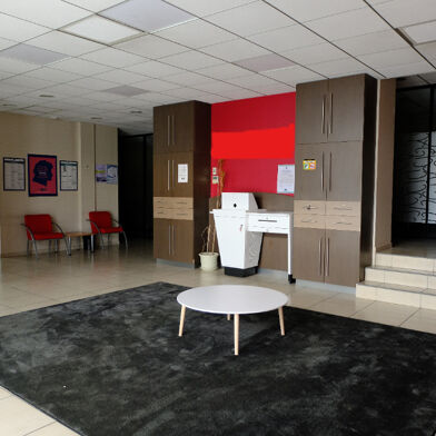 Commerce 8 pièces 1800 €