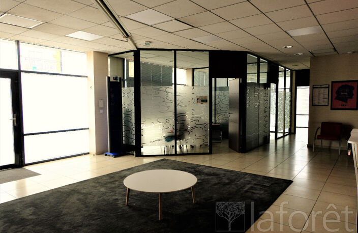 Local commercial  229m2 — photo 2