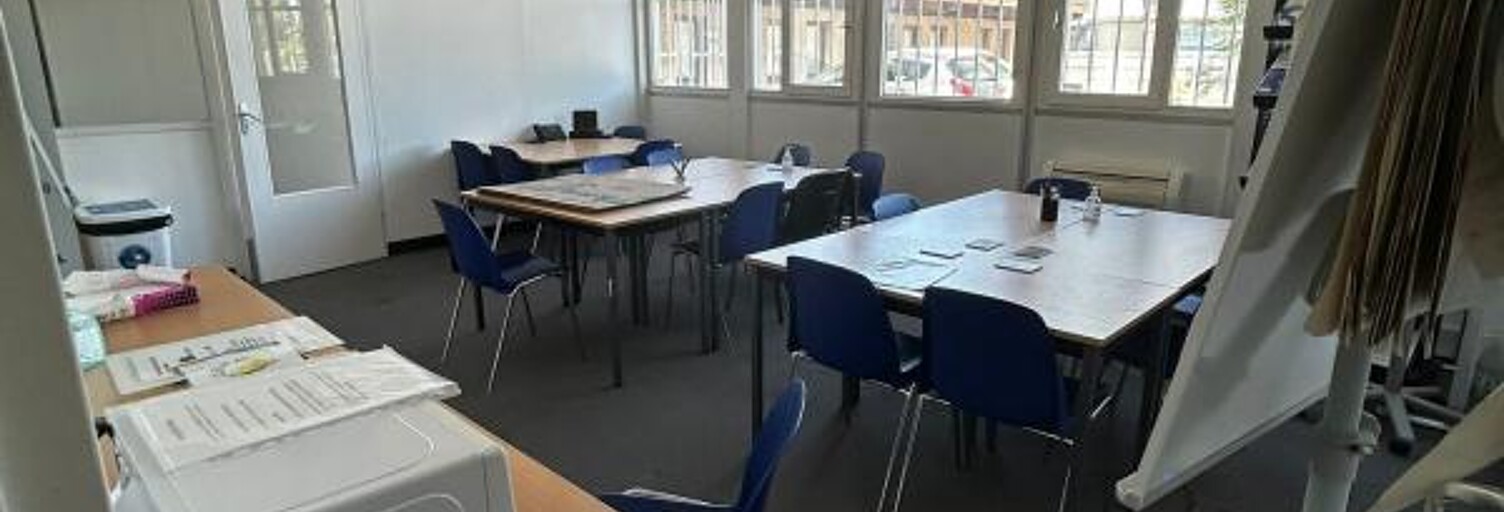 Commerce  173 m² à louer à Istres (13800)