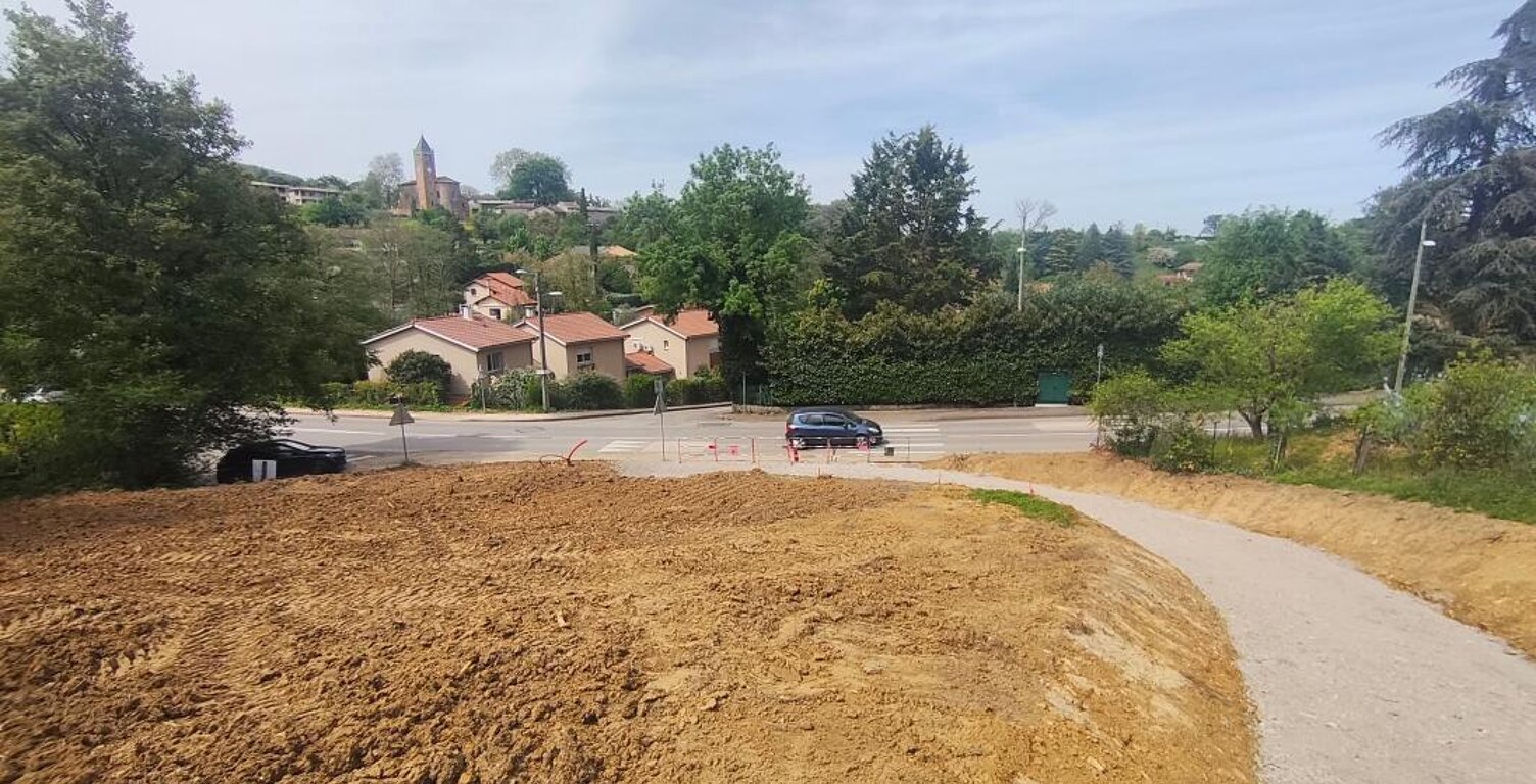 À VENDRE – Terrain à bâtir de 703 m² – Curis-au-Mont-d’Or (69250) — photo 1