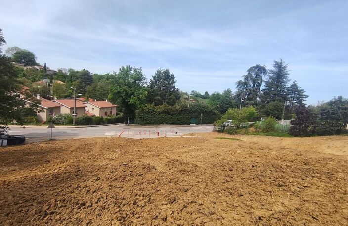 À VENDRE – Terrain à bâtir de 703 m² – Curis-au-Mont-d’Or (69250) — photo 2