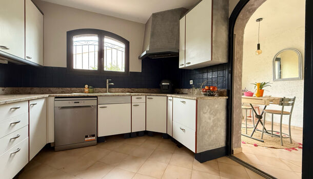 Villa / Maison 9 pièces  à vendre Saint-Brès 34670