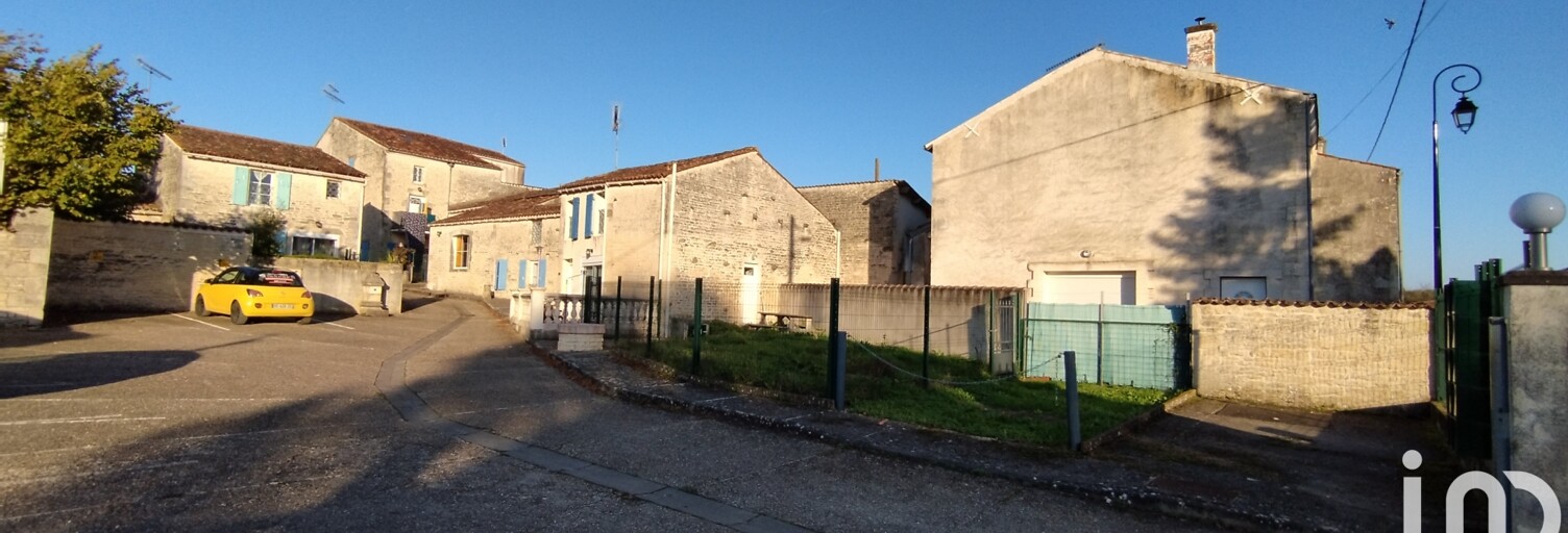 Immeuble  703 m² à vendre à Saint-Mandé-sur-Brédoire (17470)