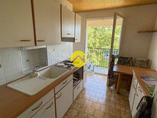 APPARTEMENT AVEC BALCON — photo du bien