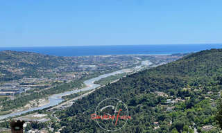 Maison 8 Pièces 205 m² à vendre à Gattières (06510)