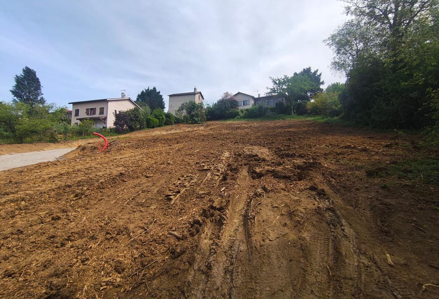 À VENDRE – Terrain à bâtir de 703 m² – Curis-au-Mont-d’Or (69250) — photo 1