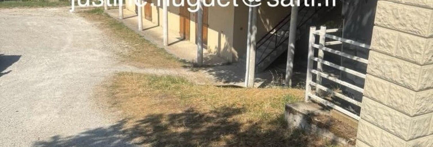 Immeuble  82 m² à vendre à La Couronne (16400)