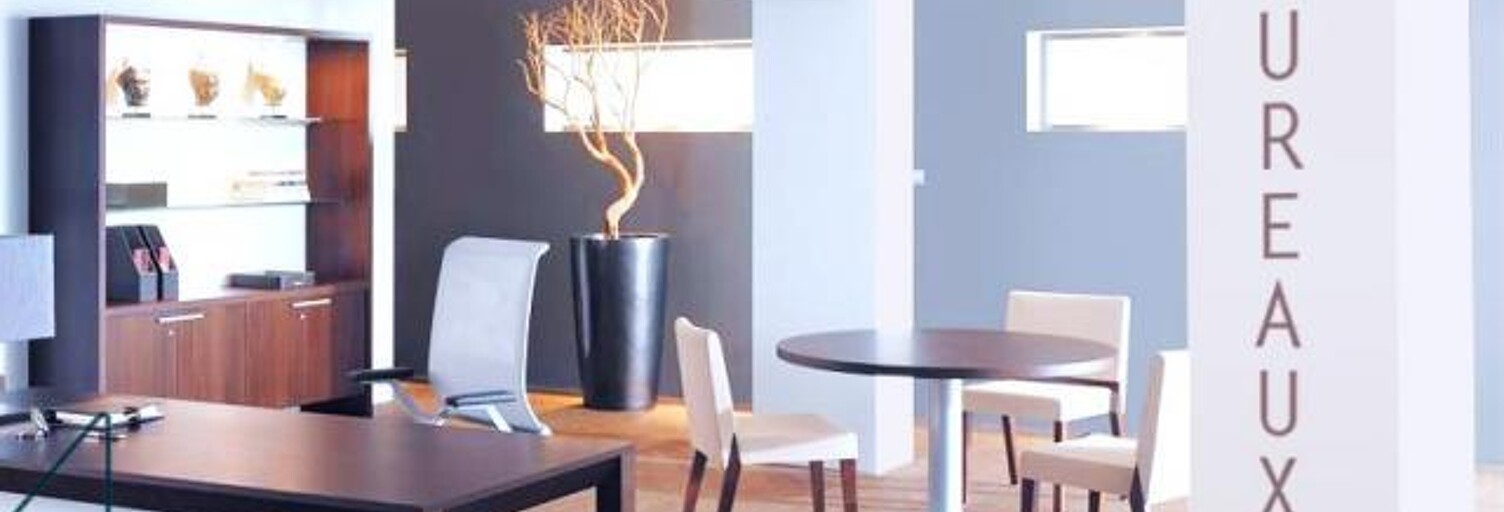 Bureau  675 m² à louer à Vannes (56000)