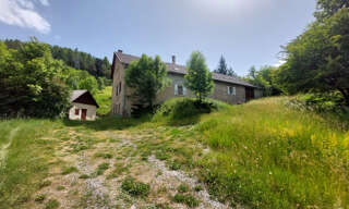 Maison 20 Pièces 745 m² à vendre à Enchastrayes (04400)