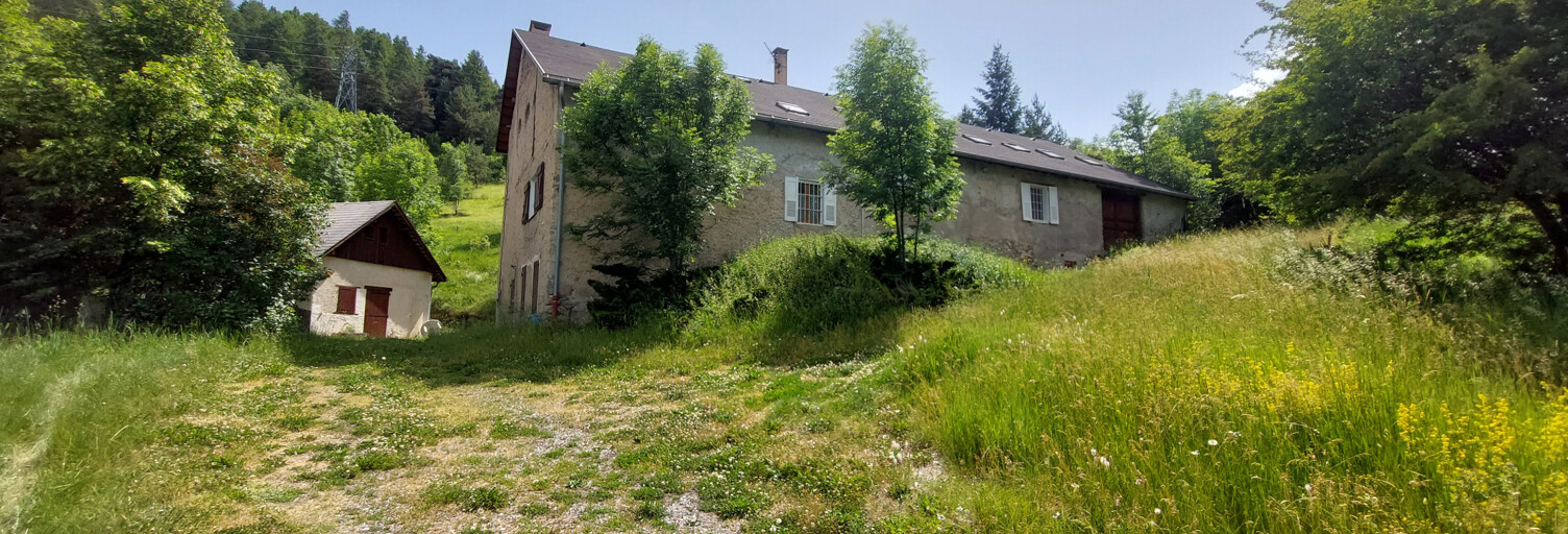 Maison 20 Pièces 745 m² à vendre à Enchastrayes (04400)