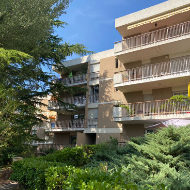 Appartement 2 pièces 1076 €