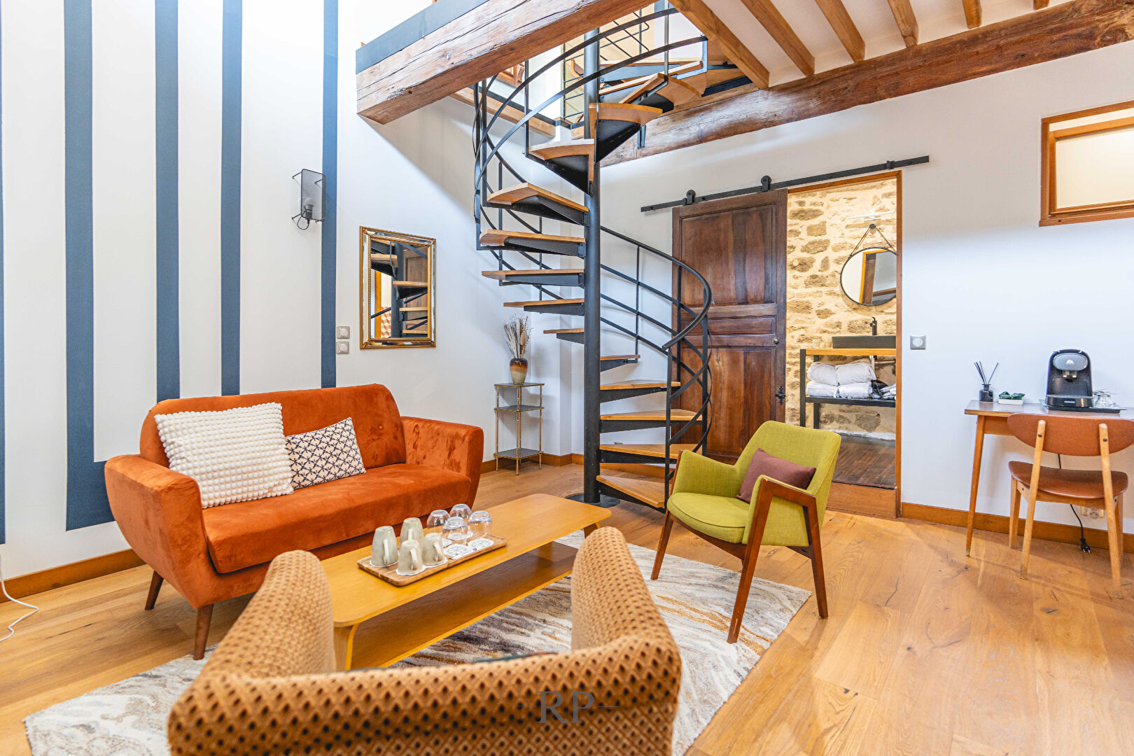 Villa / Maison  T9 à vendre Cucuron 84160