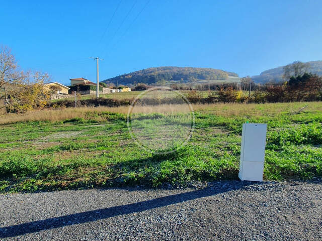 terrain 649 m² entierement vabilisé — photo du bien