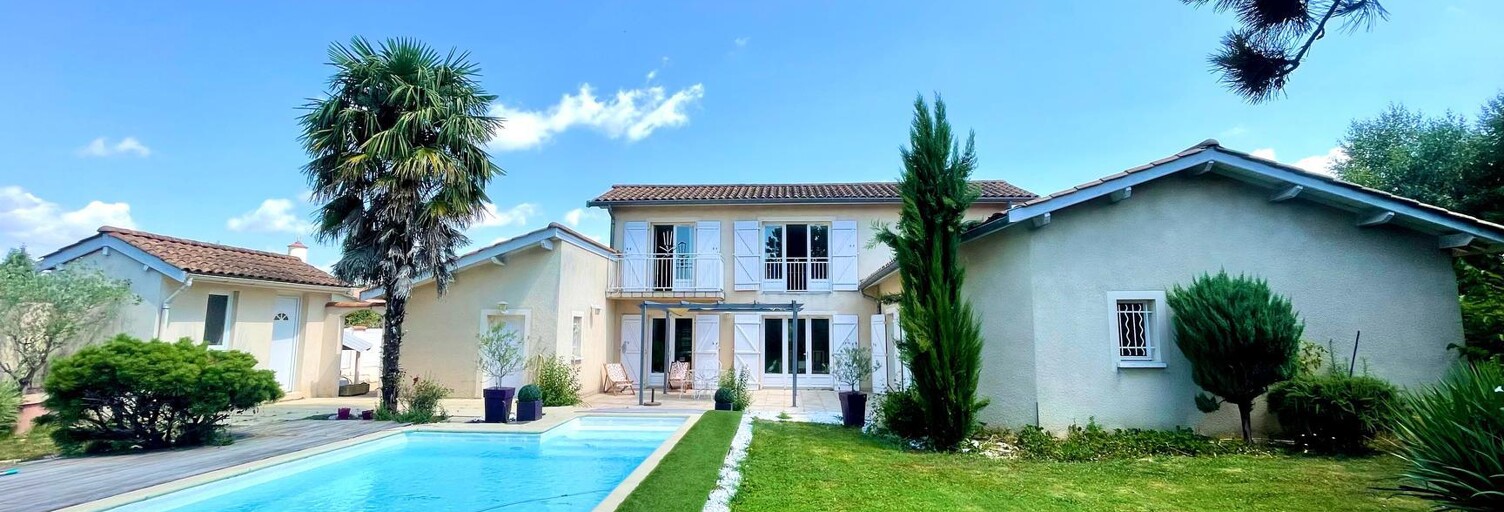 Maison 8 Pièces 203 m² à vendre à Tramoyes (01390)