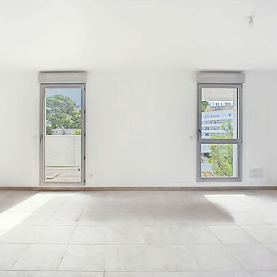 Appartement 2 pièces 1033 €