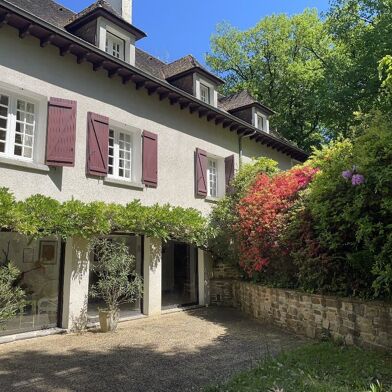 Maison 10 pièces 499000 €