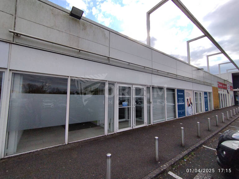 COSNE SUR LOIRE - CELLULE COMMERCIALE DE 421M² — photo 1