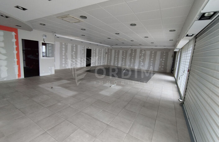 COSNE SUR LOIRE - CELLULE COMMERCIALE DE 421M² — photo 3