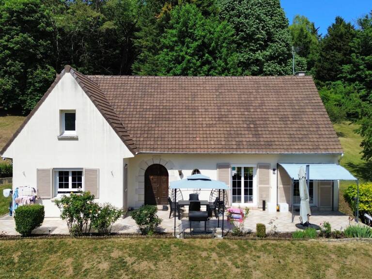 Vaste maison de 190 m² habitable sur un terrain de plus de 8 300 m² — photo 1