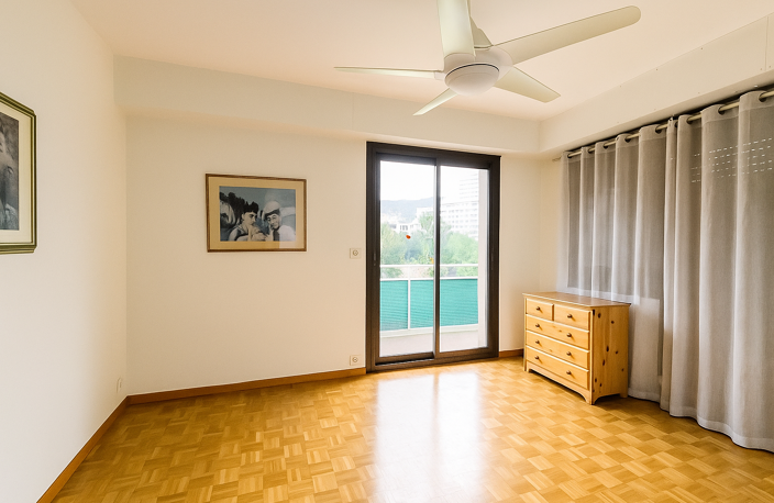 Marseille 9ème À vendre   Spacieux appartement familial avec terrasse panoramique — photo 2