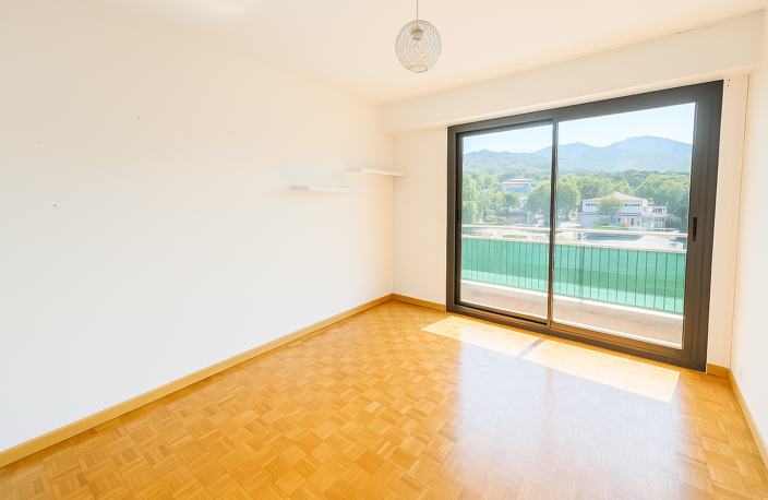 Marseille 9ème À vendre   Spacieux appartement familial avec terrasse panoramique — photo 3