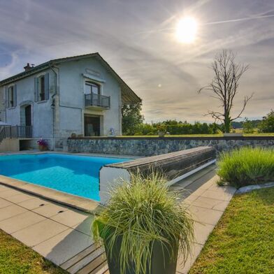 Maison 9 pièces 405400 €