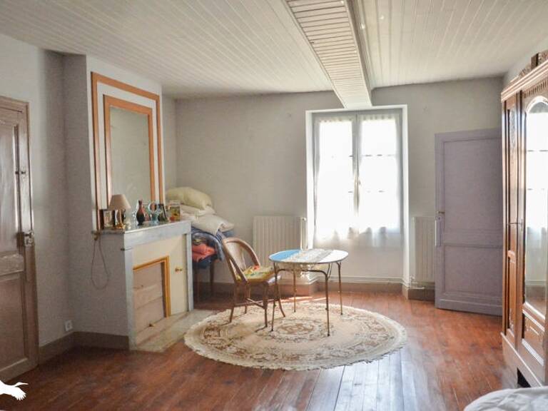 Maison en pierre de 7 pièces principales — photo 1