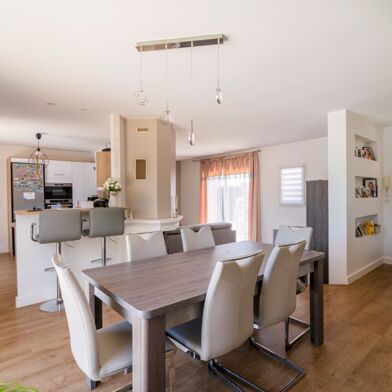 Maison 6 pièces 383999 €