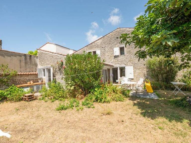 Maison en pierre de 4 pièces principales — photo 1