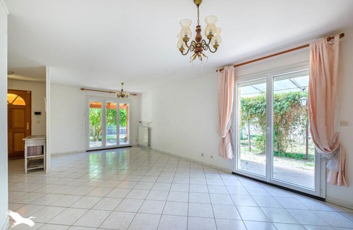 Vente maison 4 pièces 93 m² Saint-Priest (69800) — photo 4