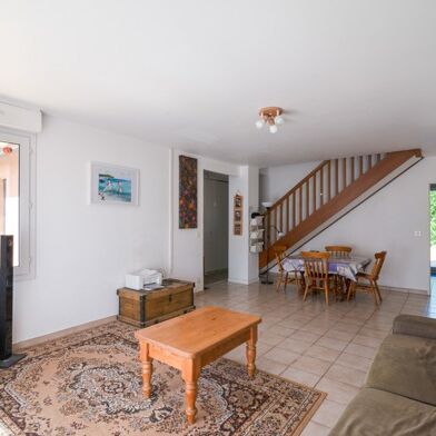 Maison 5 pièces 332976 €