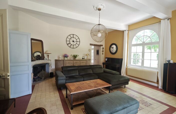 maison de maitre et ses dépendences :425 m2 sur 15600 M2 — photo 4